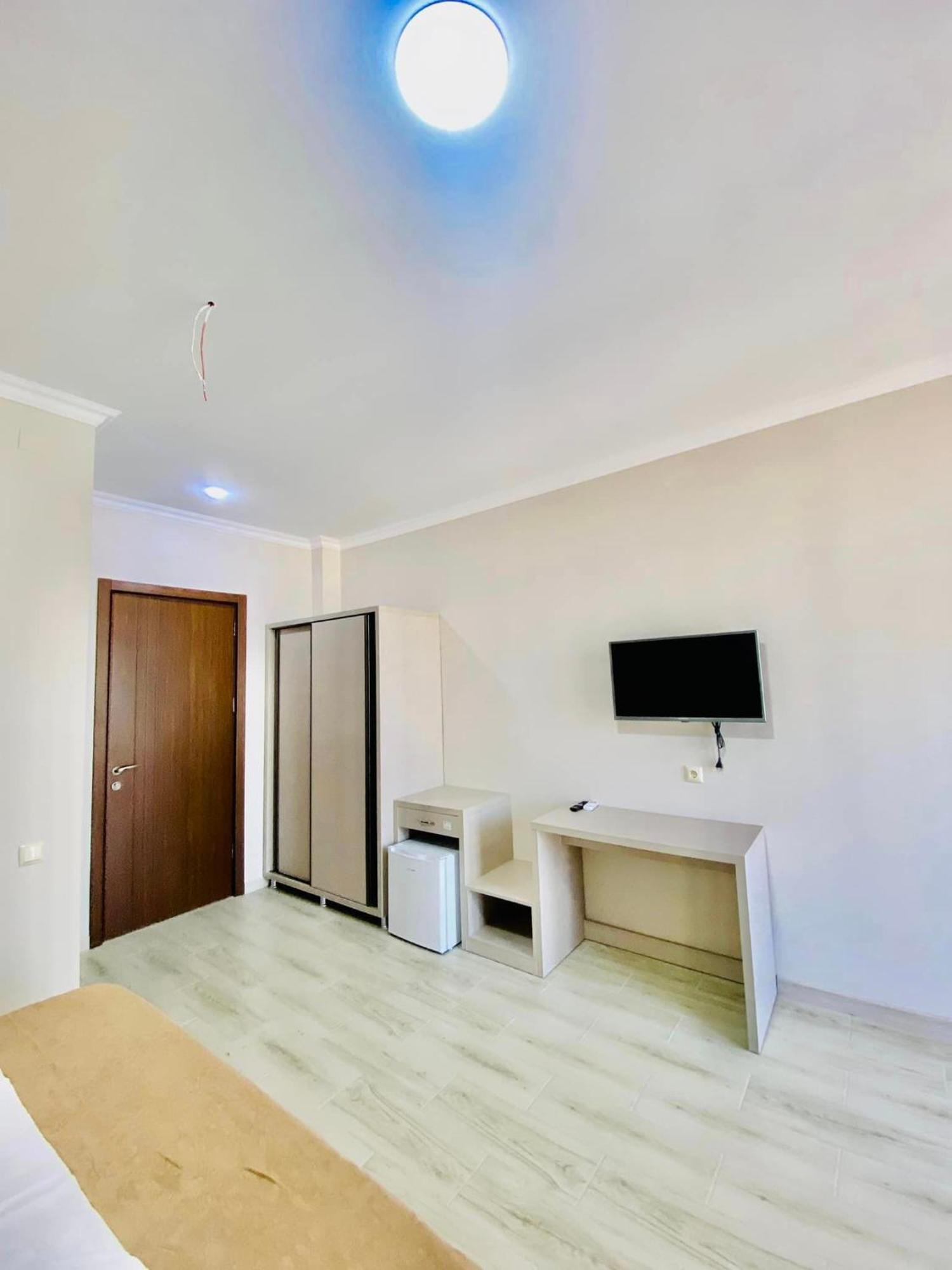 Hotel Tesa Gonio Bagian luar foto