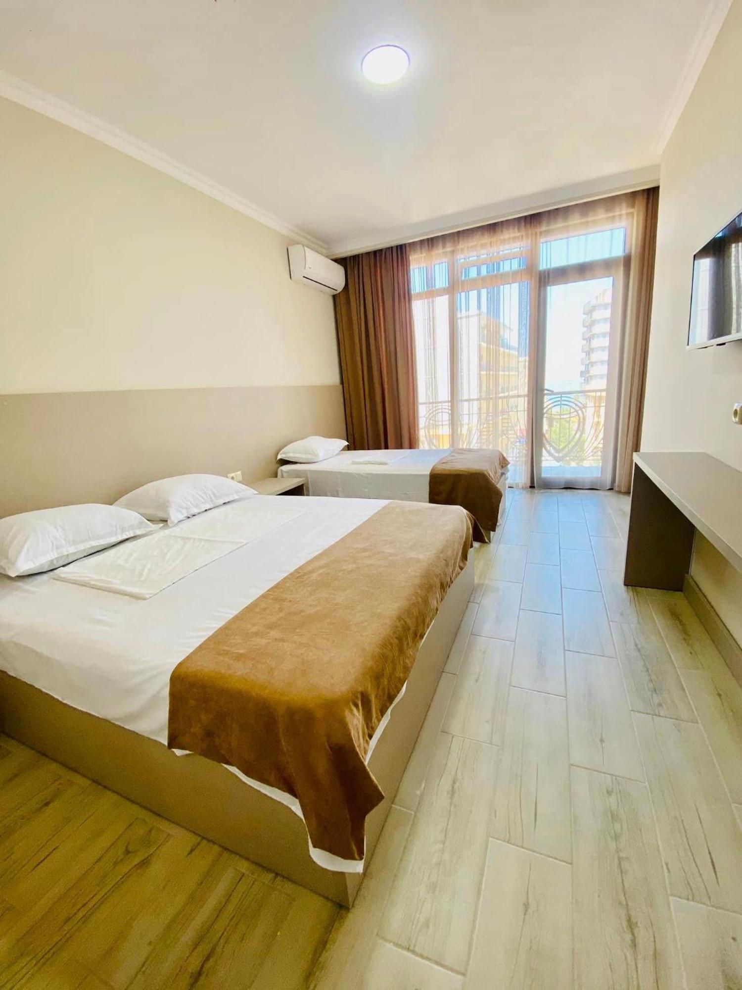 Hotel Tesa Gonio Bagian luar foto
